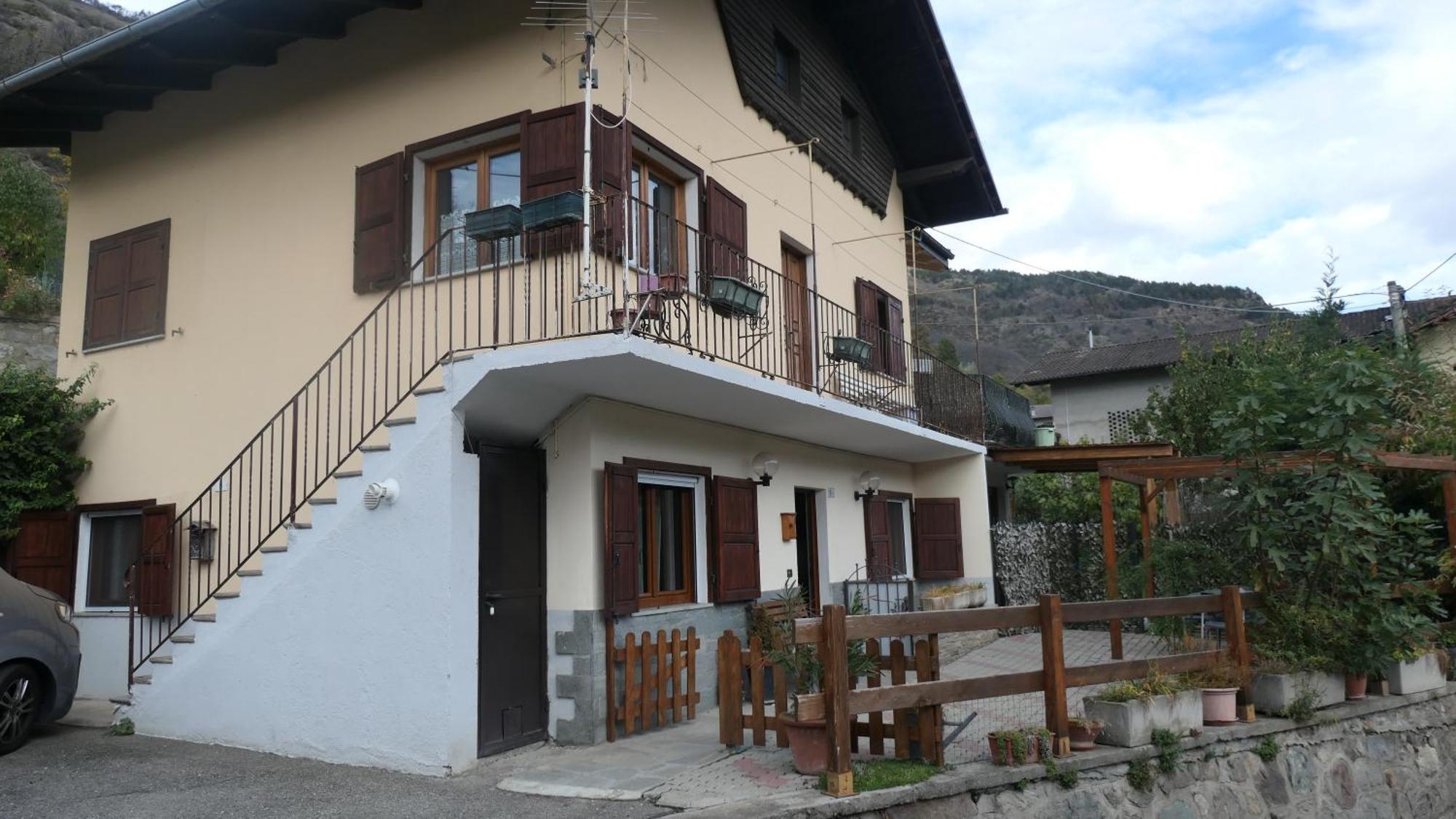 La Petite Maison Villa Aosta Exteriör bild